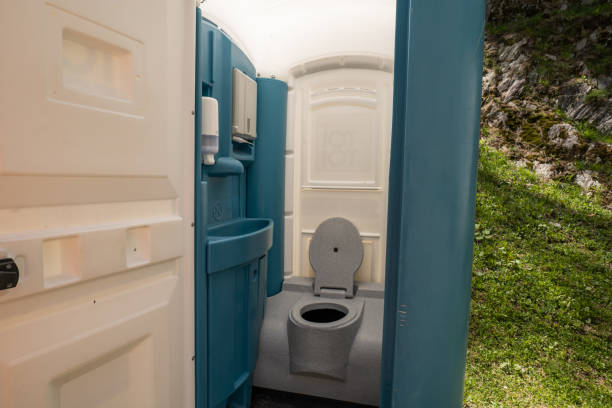 Portable Toilet Options We Offer in Lambertville, MI