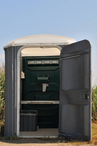 Best Construction site porta potty rental  in Lambertville, MI
